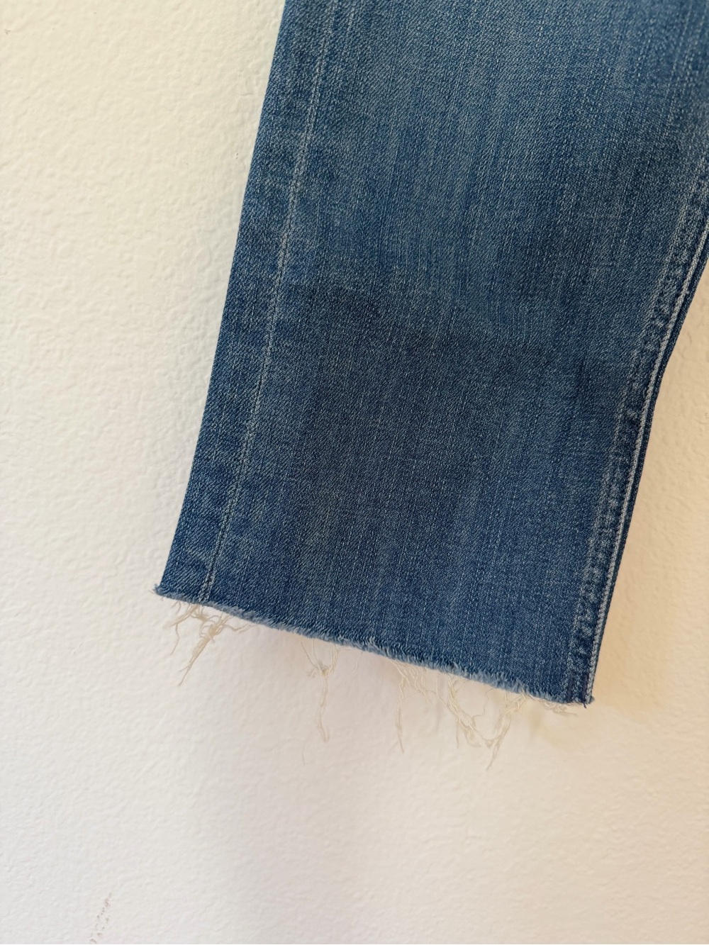 Mother Pixie Dazzler Ankle Fray Jeans Beginner’s Luck Blue Size 30 Minimalist - Picture 4 of 14